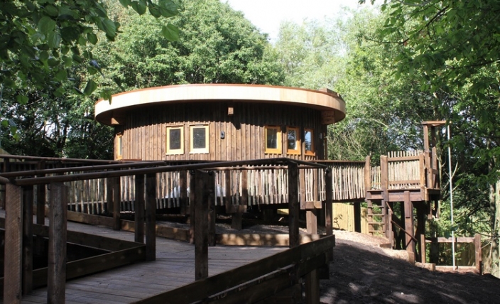 BlueForest_NHS_Woodland_Retreat_Treehouse_1_gallery image